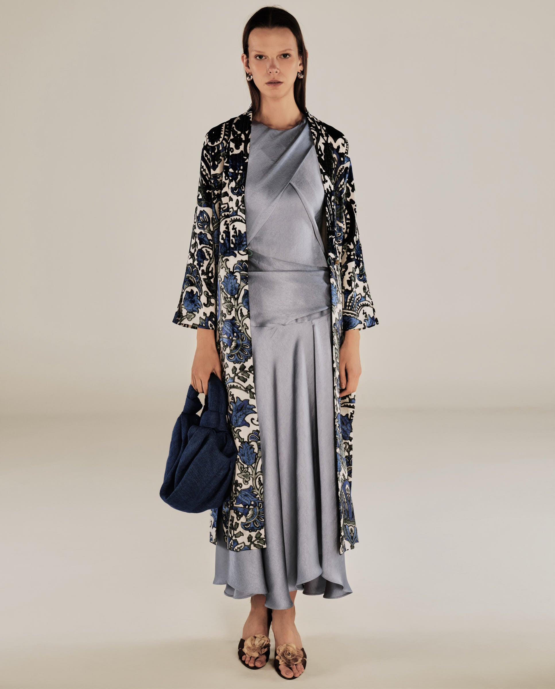 CIANITA | Kimono con Detalle de Terciopelo Azul