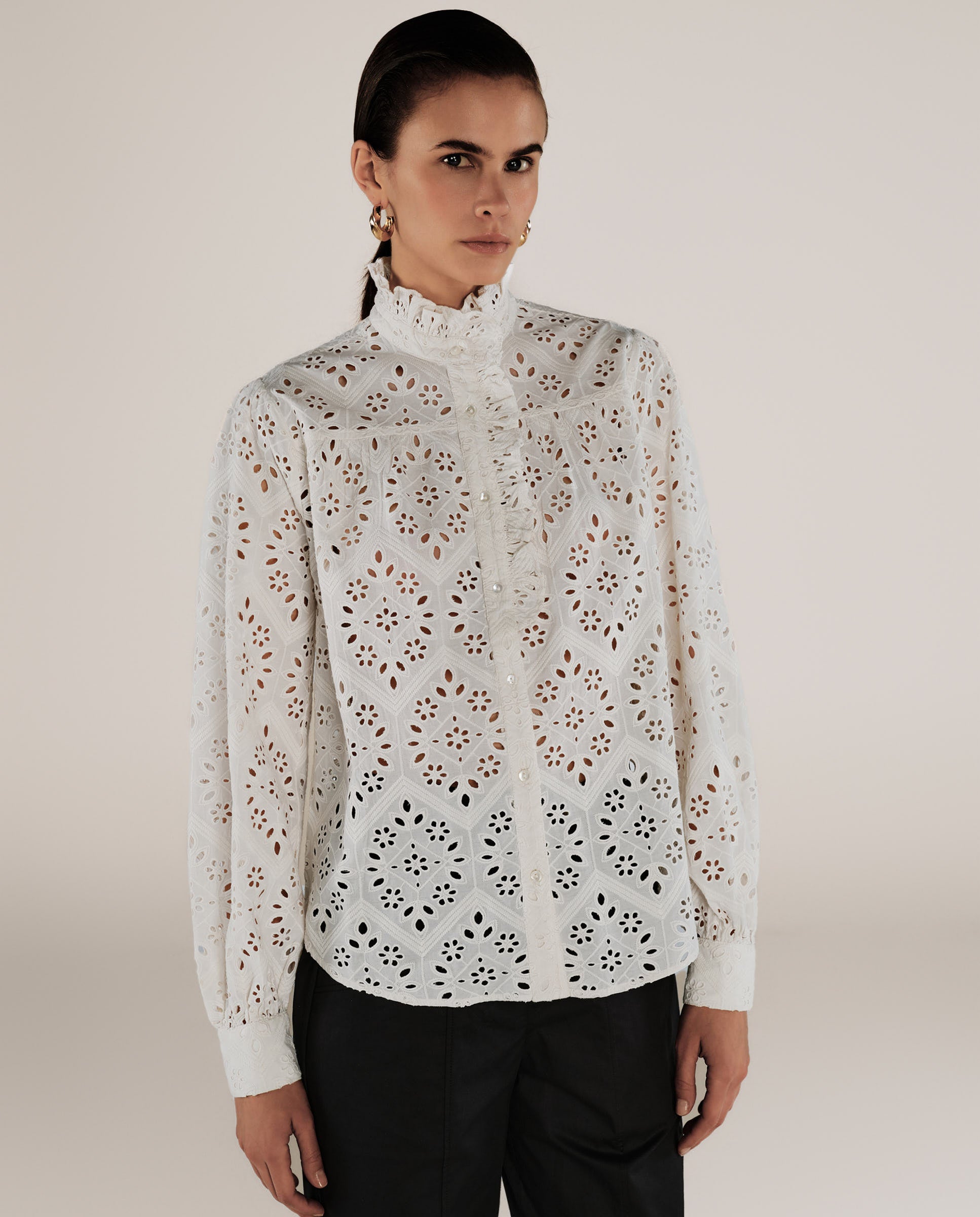 LULU | Blusa de Algodón con Bordado en Color Ecru