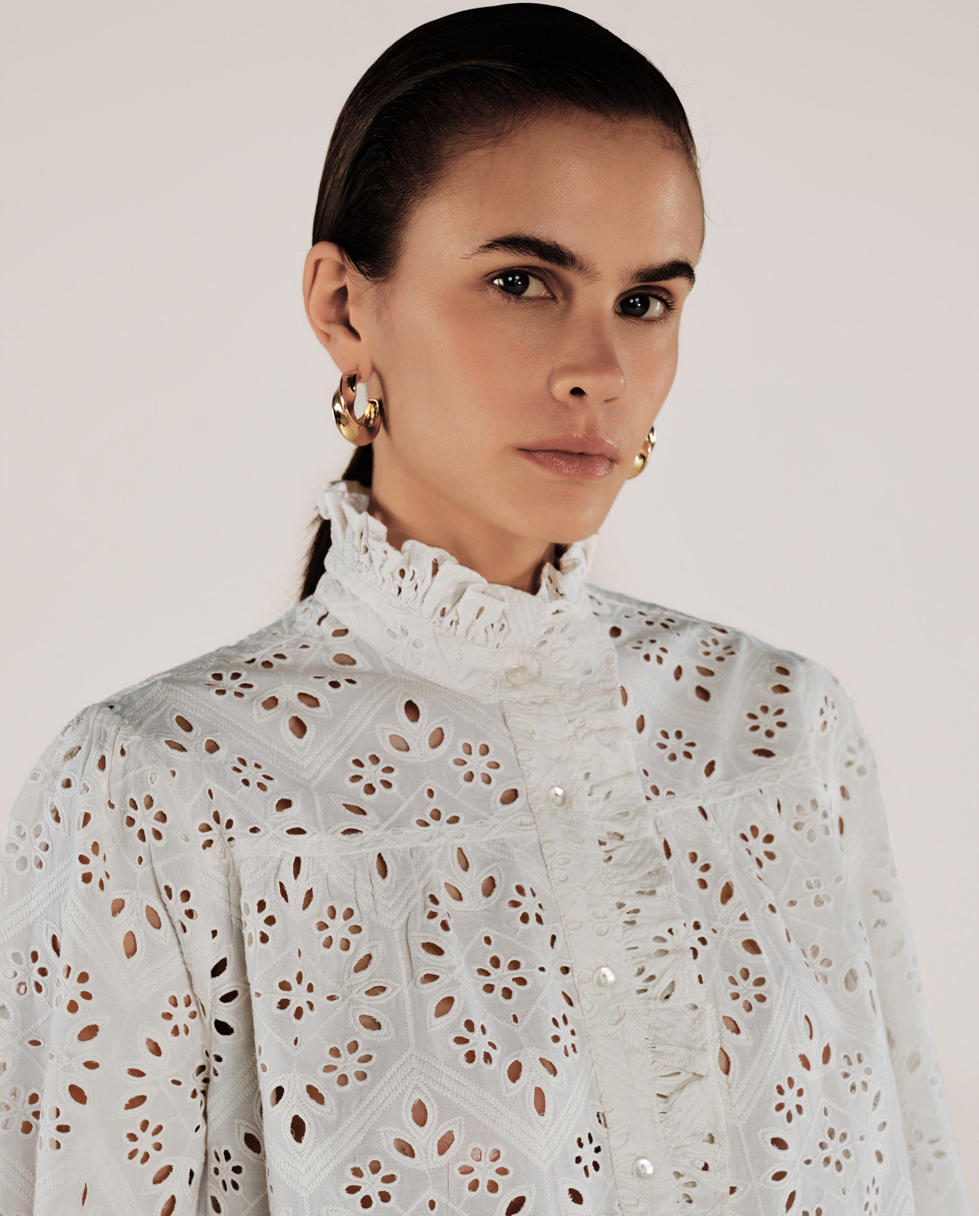 LULU | Blusa de Algodón con Bordado en Color Ecru
