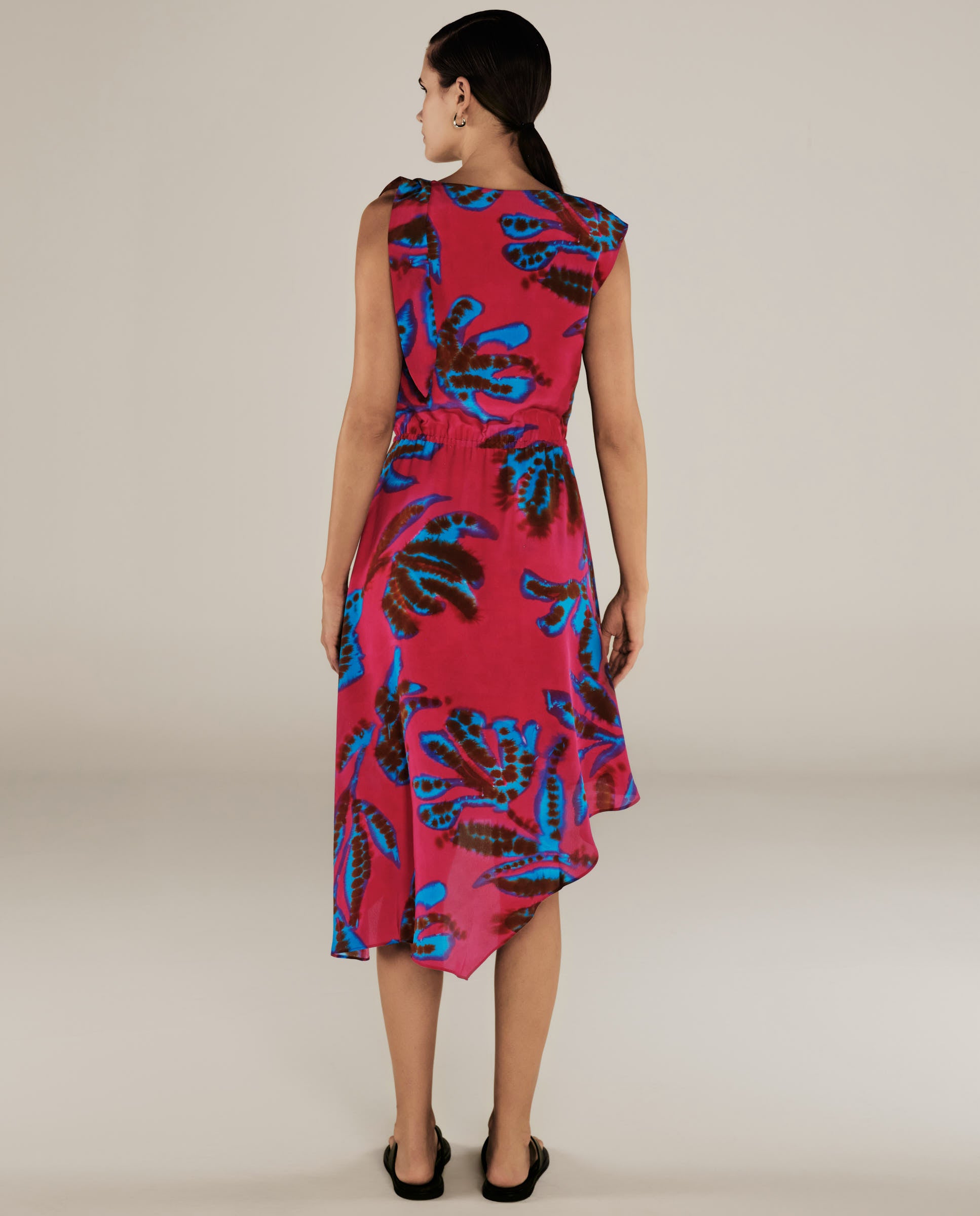 CHETANA | Vestido Corto de Flores en Magenta y Azul