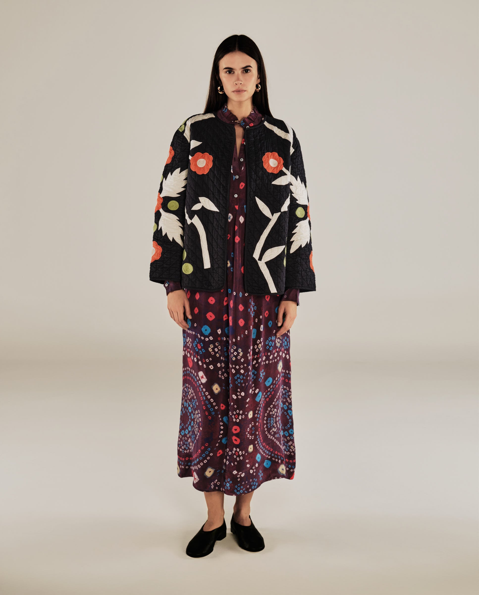 BLOSSOM | Chaqueta de Algodón Negra con Apliques Florales