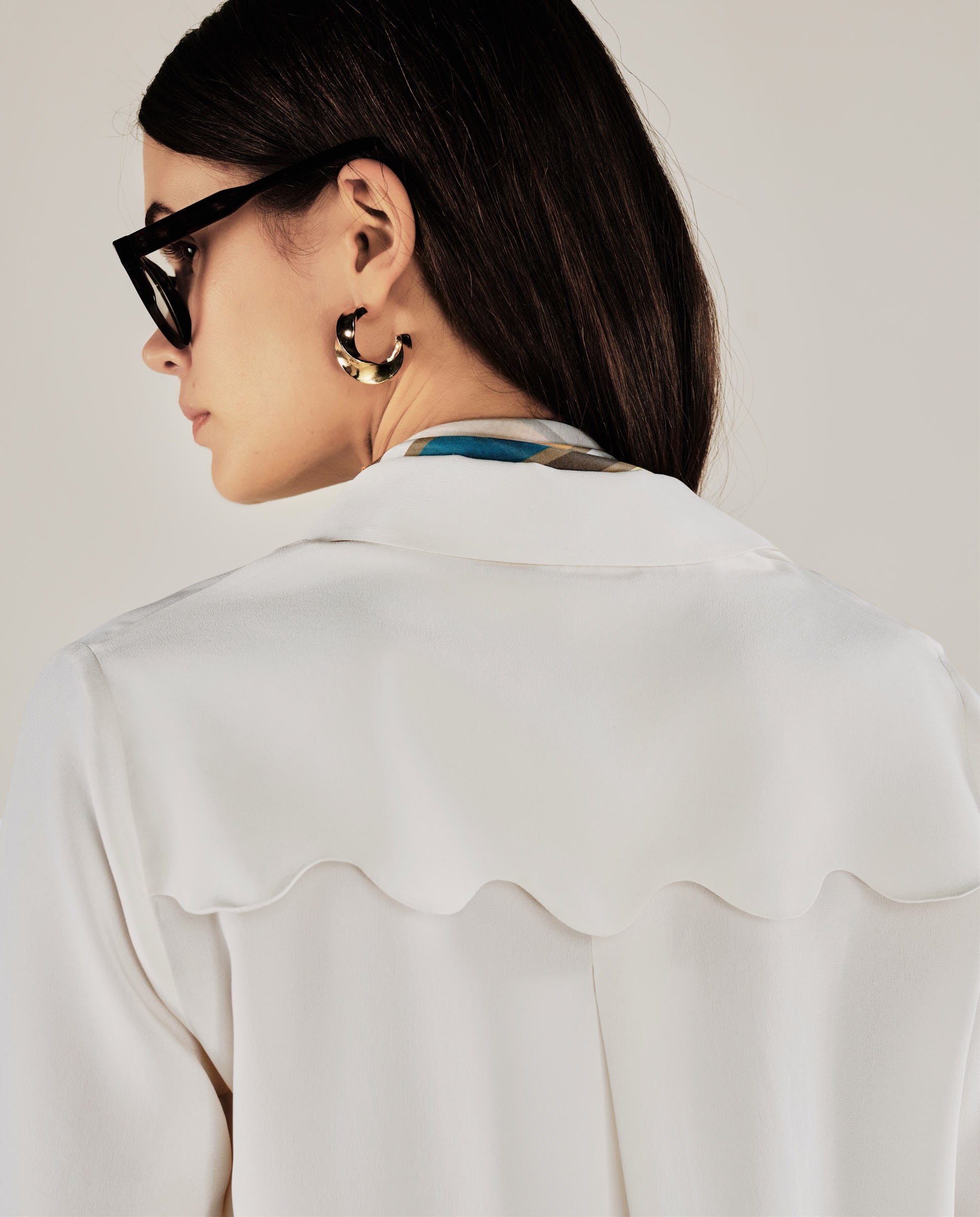 ALINA | Camisa de Seda con Detalle Festoneado