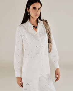 ELODIE | Camisa con bordado inglés en color crema