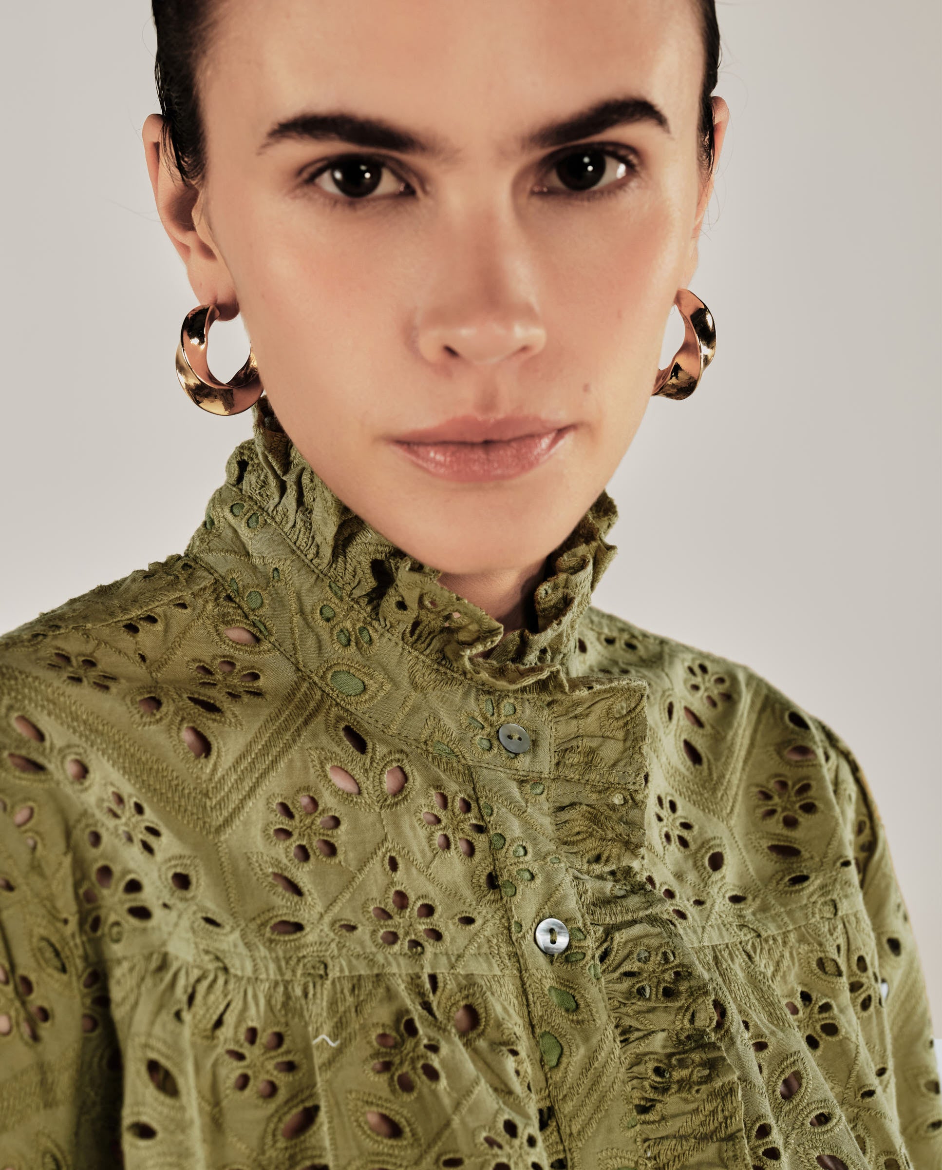 LULU | Blusa de Algodón con Bordado en Verde Suave