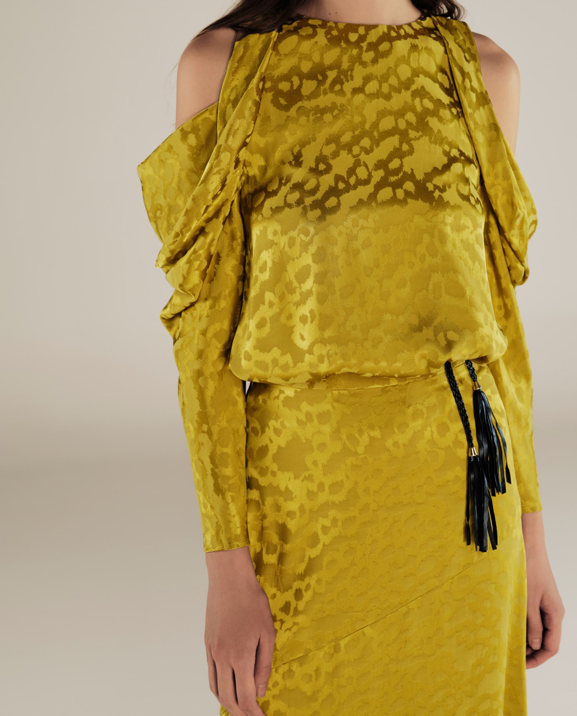 BHAKTI | Blusa de Jacquard Chartreuse con Hombros Descubiertos