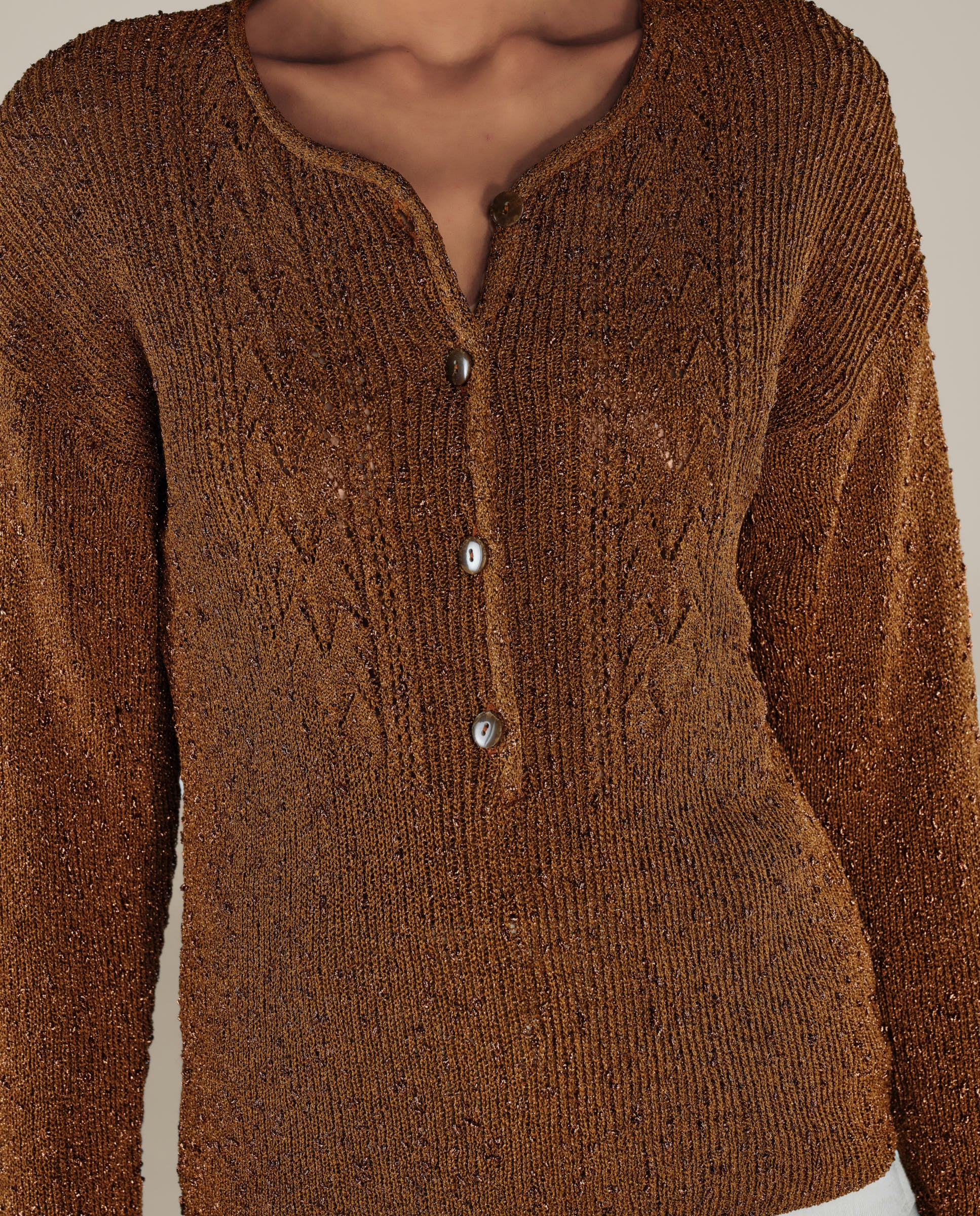 CLIVIA | Jersey con Botones Brillante en Ocre