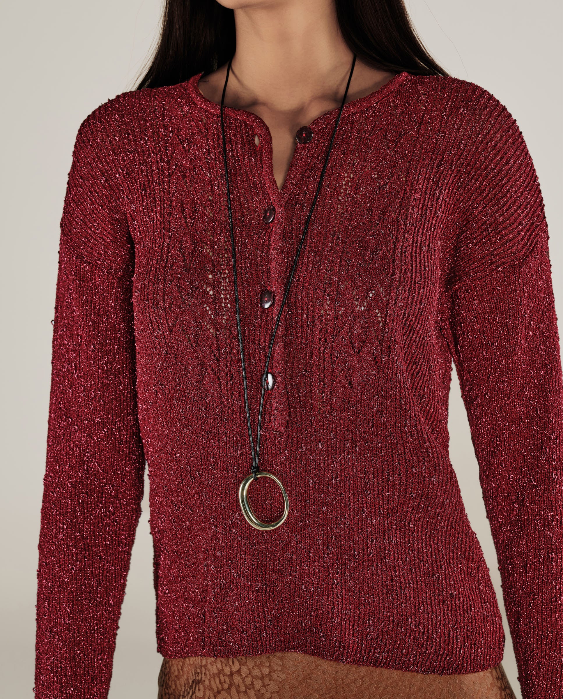 CLIVIA | Jersey con Botones Brillante en Rojo Fresa